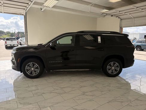 New 2026 Chevrolet Traverse LT w/ Driver Confidence Package FWD image 5