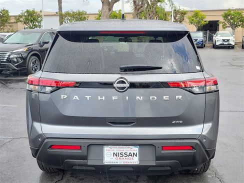 New 2025 Nissan Pathfinder S image 3