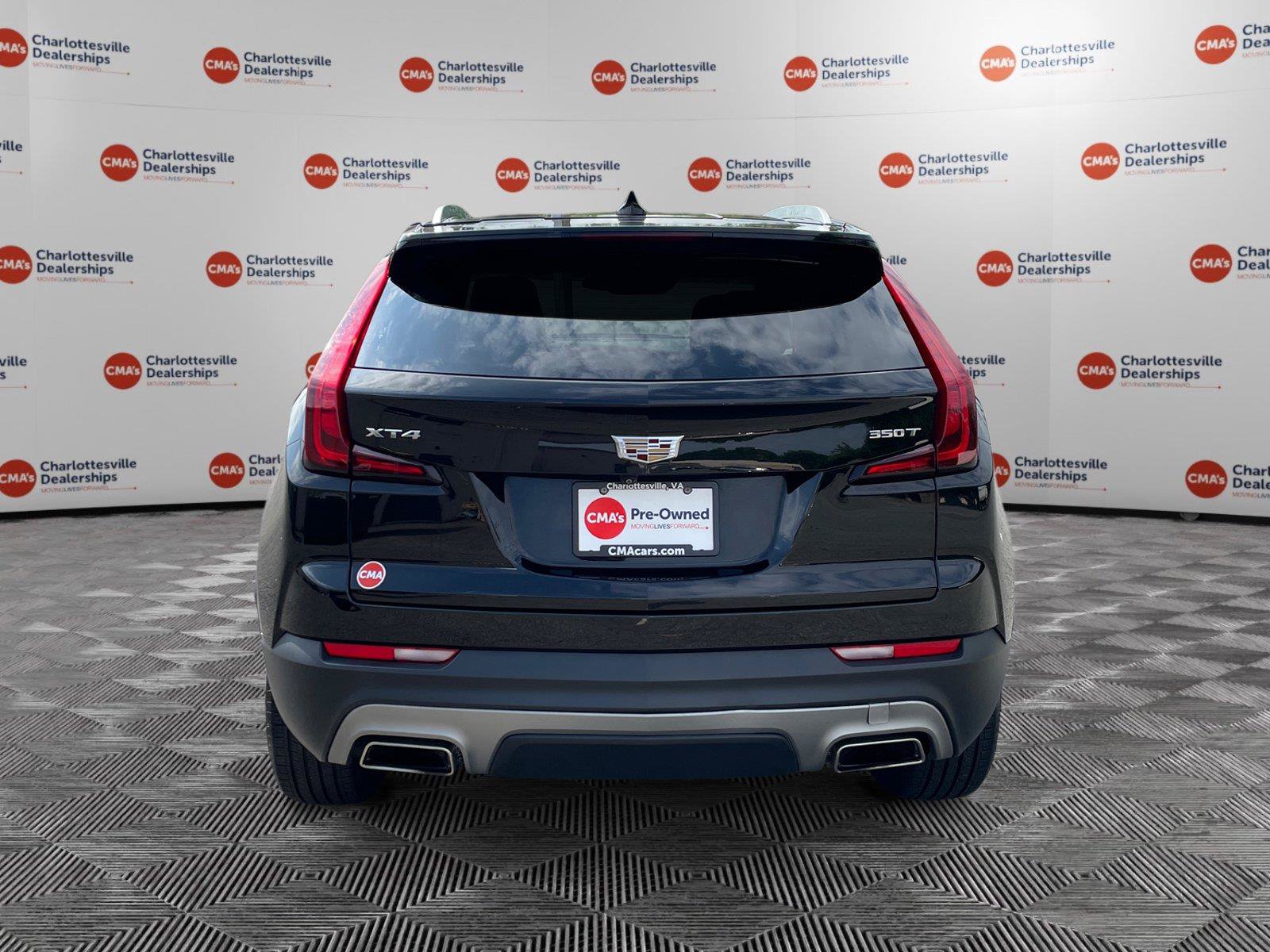 Used 2022 Cadillac XT4 Premium Luxury w/ Safety Alert Package FWD image 4