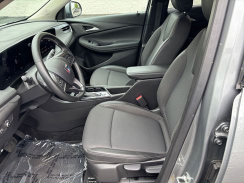 Used 2025 Buick Encore GX Preferred FWD image 27