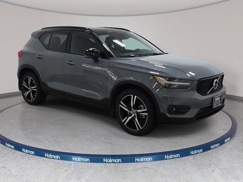 Used 2022 Volvo XC40 T5 R-Design w/ Protection Package AWD/4WD image 4