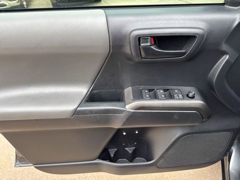 Used 2022 Toyota Tacoma SR5 w/ Technology Package RWD image 29