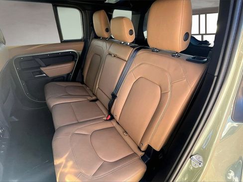 Certified 2025 Land Rover Defender 110 X-Dynamic SE image 27