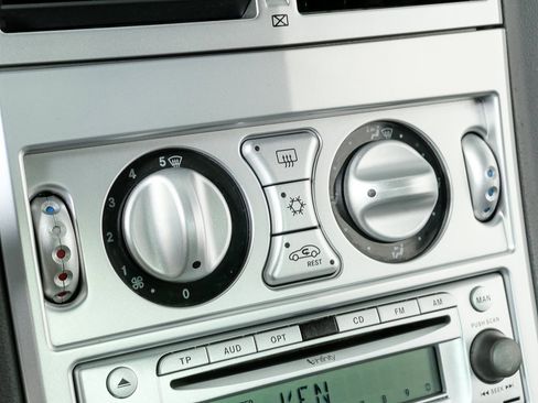 Used 2005 Chrysler Crossfire Limited image 14