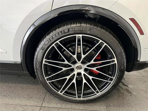 New 2025 Porsche Macan Turbo Electric AWD/4WD image 11