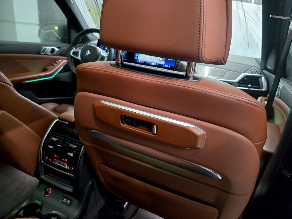 Used 2025 BMW X7 M60i w/ Executive Package AWD/4WD image 39