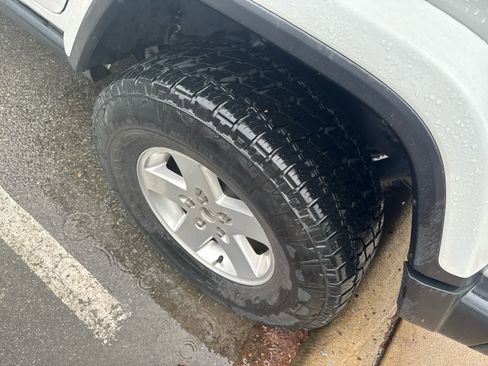 Used 2020 Jeep Wrangler Unlimited Sahara image 5