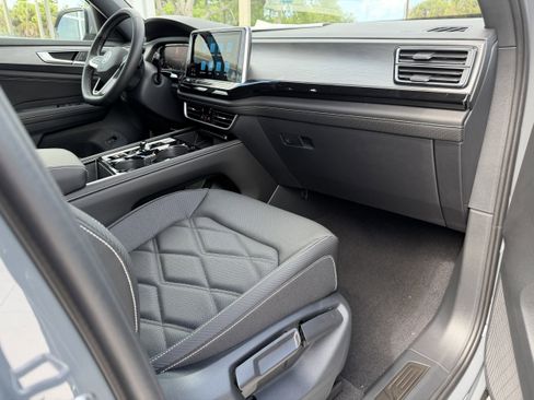 New 2026 Volkswagen Atlas Cross Sport SE image 12