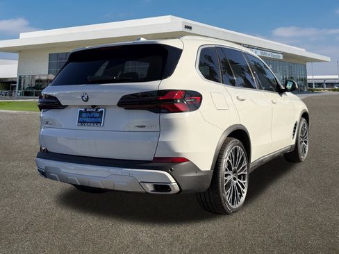 New 2026 BMW X5 sDrive40i image 9