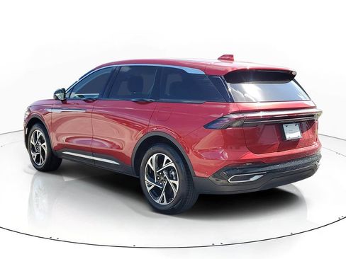 Certified 2024 Lincoln Nautilus Premier image 4