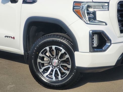 Used 2021 GMC Sierra 1500 AT4 w/ AT4 Preferred Package AWD/4WD image 9