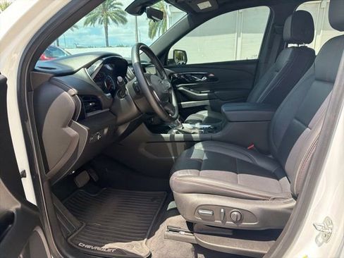 Used 2023 Chevrolet Traverse RS image 19