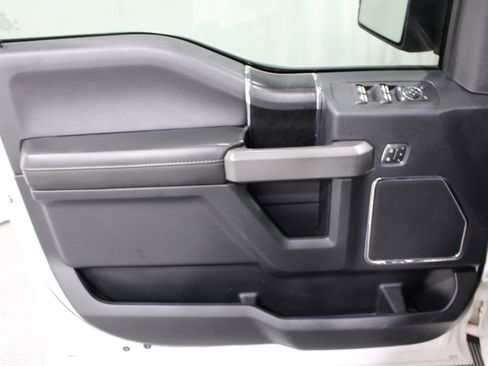 Used 2019 Ford F150 Platinum w/ Equipment Group 701A Luxury AWD/4WD image 6
