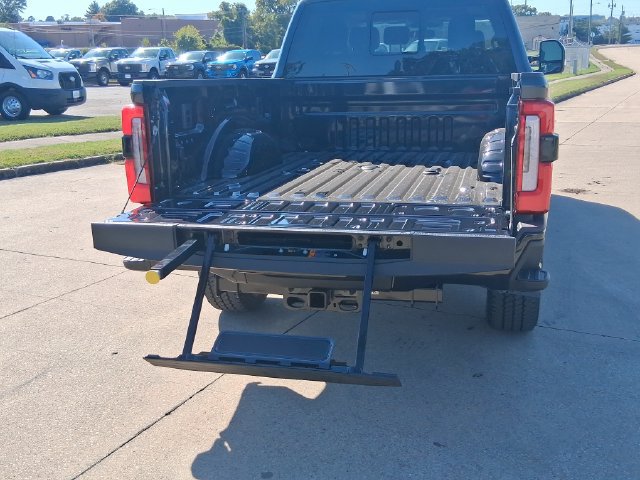 New 2027 Ford F250 Platinum w/ Platinum Plus Package AWD/4WD image 7