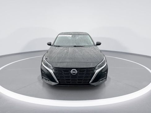 Used 2025 Nissan Altima 2.5 SV FWD image 3