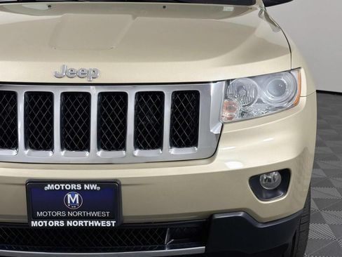 Used 2012 Jeep Grand Cherokee Overland AWD/4WD image 4