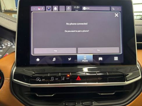 Used 2022 Jeep Compass Limited image 18