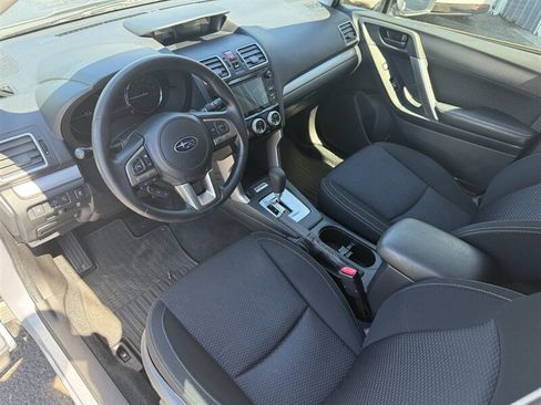 Used 2018 Subaru Forester 2.5i Premium AWD/4WD image 2