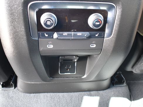 Used 2024 Chevrolet Tahoe Premier w/ Premium Package AWD/4WD image 28