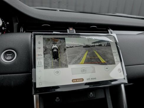 Used 2025 Land Rover Discovery Sport S image 14