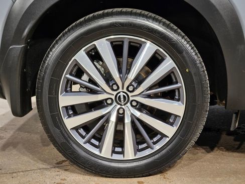 Used 2022 Nissan Pathfinder Platinum w/ Lighting Package (N93) image 17