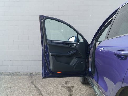 Certified 2026 Porsche Macan image 15