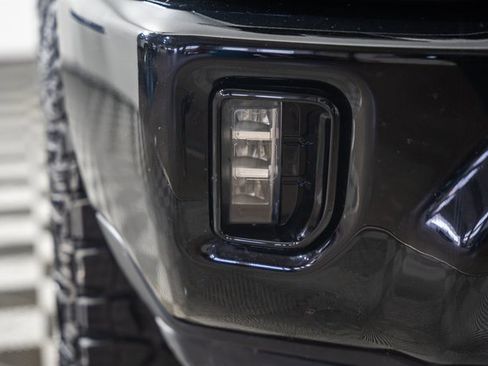 Used 2024 Chevrolet Silverado 2500 ZR2 w/ Technology Package image 14