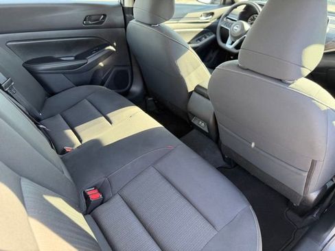 Used 2025 Nissan Altima 2.5 SV image 33