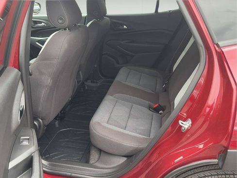 Used 2024 Chevrolet Trax RS FWD image 13