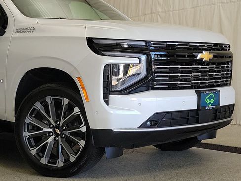 Certified 2025 Chevrolet Tahoe High Country w/ Sun And Tow Package AWD/4WD image 6