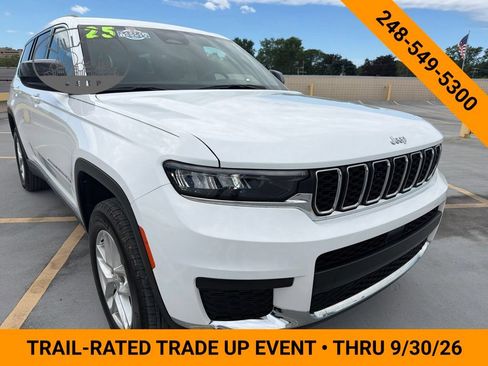 Used 2025 Jeep Grand Cherokee L Laredo w/ Luxury Tech Group I AWD/4WD image 3