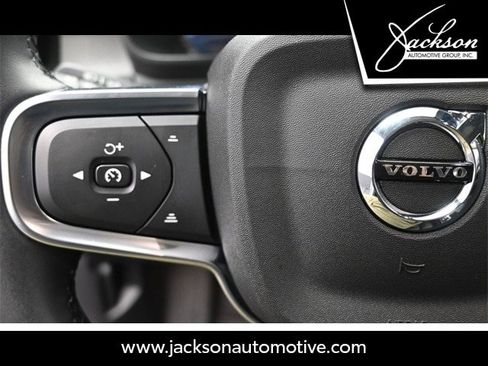 Used 2025 Volvo XC40 B5 Plus w/ Protection Package Premier image 15