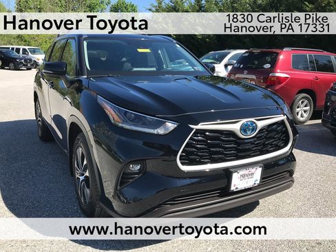 Used 2021 Toyota Highlander XLE image 1