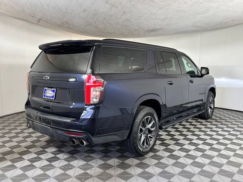 Certified 2023 Chevrolet Suburban Z71 w/ Off-Road Capability Package AWD/4WD image 9