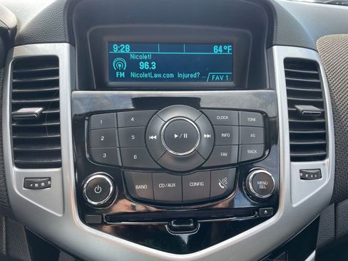 Used 2016 Chevrolet Cruze LT image 27