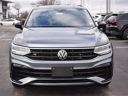 Certified 2023 Volkswagen Tiguan SE R-Line image 4