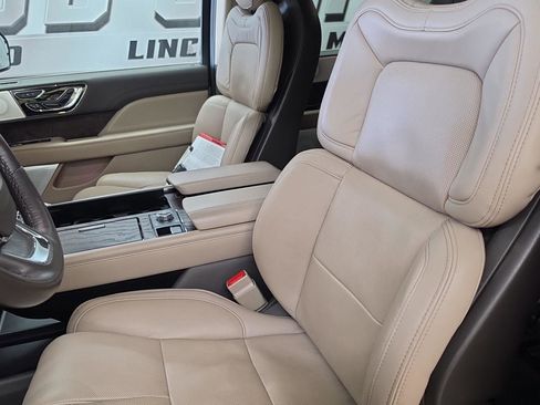 Used 2024 Lincoln Navigator Reserve image 6