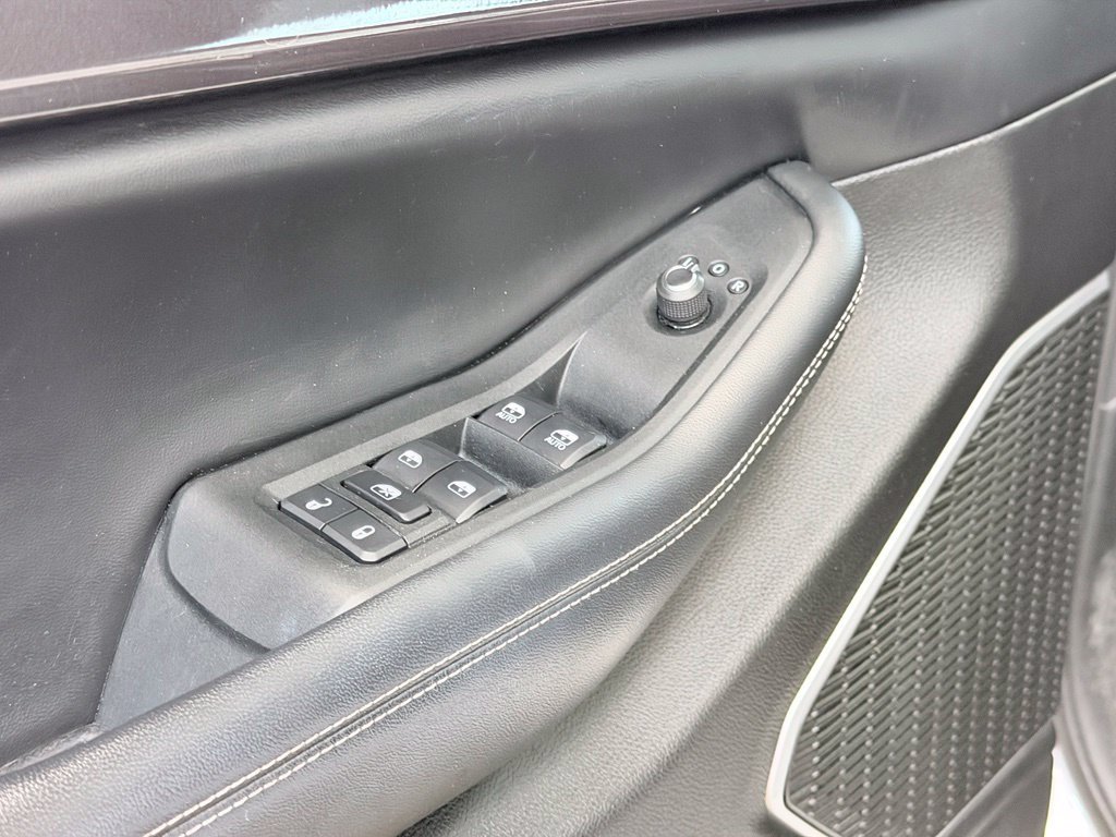 Used 2022 Jeep Grand Cherokee Altitude AWD/4WD image 10