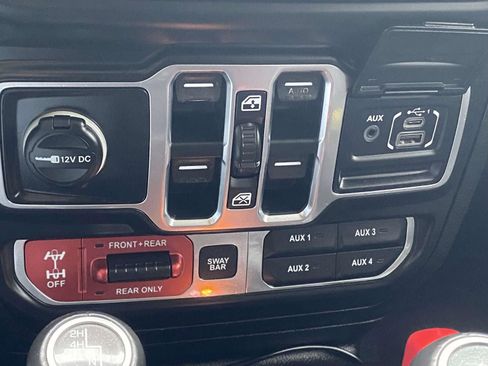 Used 2018 Jeep Wrangler Unlimited Rubicon AWD/4WD image 30