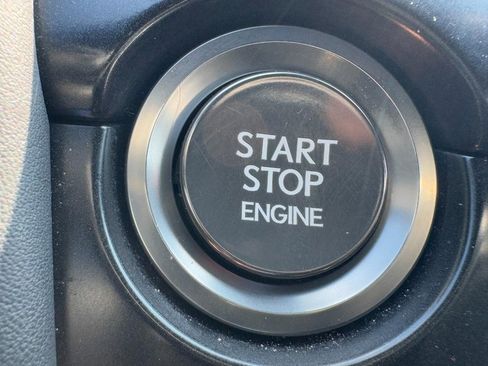 Used 2019 Lexus UX 200 image 22