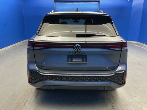 New 2026 Volkswagen Tiguan SE R-Line image 6