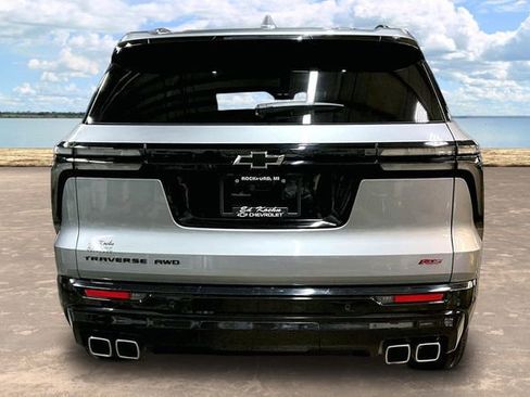 Used 2024 Chevrolet Traverse RS w/ LPO, Floor Liner Package image 5