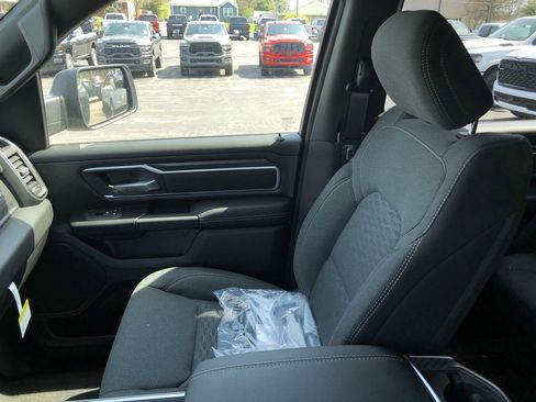 New 2026 RAM 1500 4x4 Crew Cab image 30