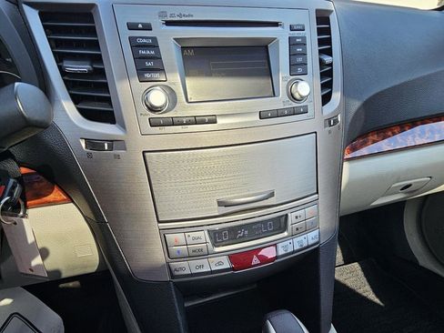 Used 2012 Subaru Legacy 2.5i Limited AWD/4WD image 16