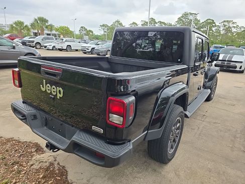 Certified 2022 Jeep Gladiator Overland w/ Popular Equipment Package AWD/4WD image 5