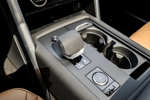 New 2026 Land Rover Discovery Limited Edition AWD/4WD image 31