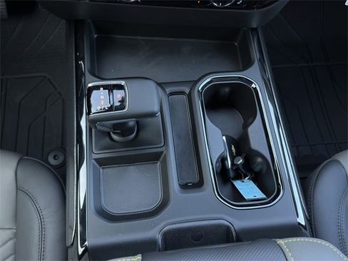 New 2026 Chevrolet Silverado 1500 ZR2 image 17