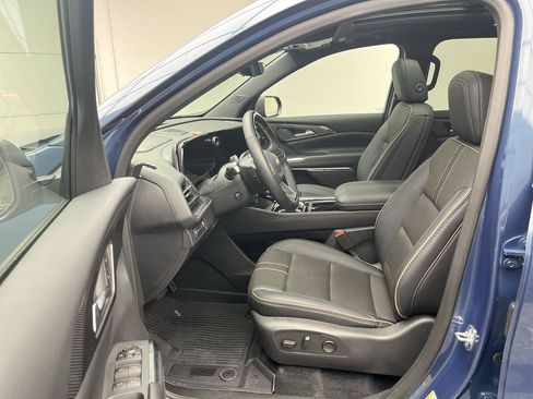 Certified 2026 Chevrolet Traverse High Country w/ LPO, Floor Liner Package AWD/4WD image 3