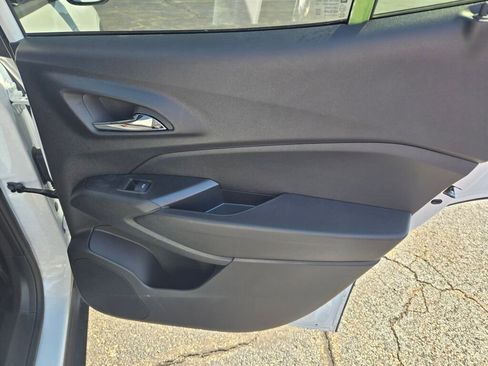 New 2026 Chevrolet Trax LS image 8