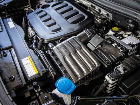 Certified 2025 Volkswagen Tiguan S image 11